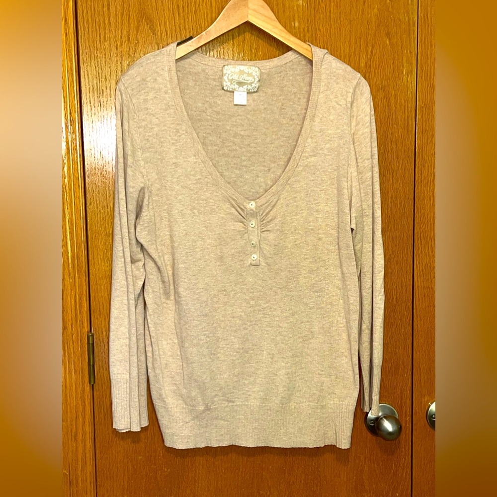 Old Navy lightweight three-button ruched sweater